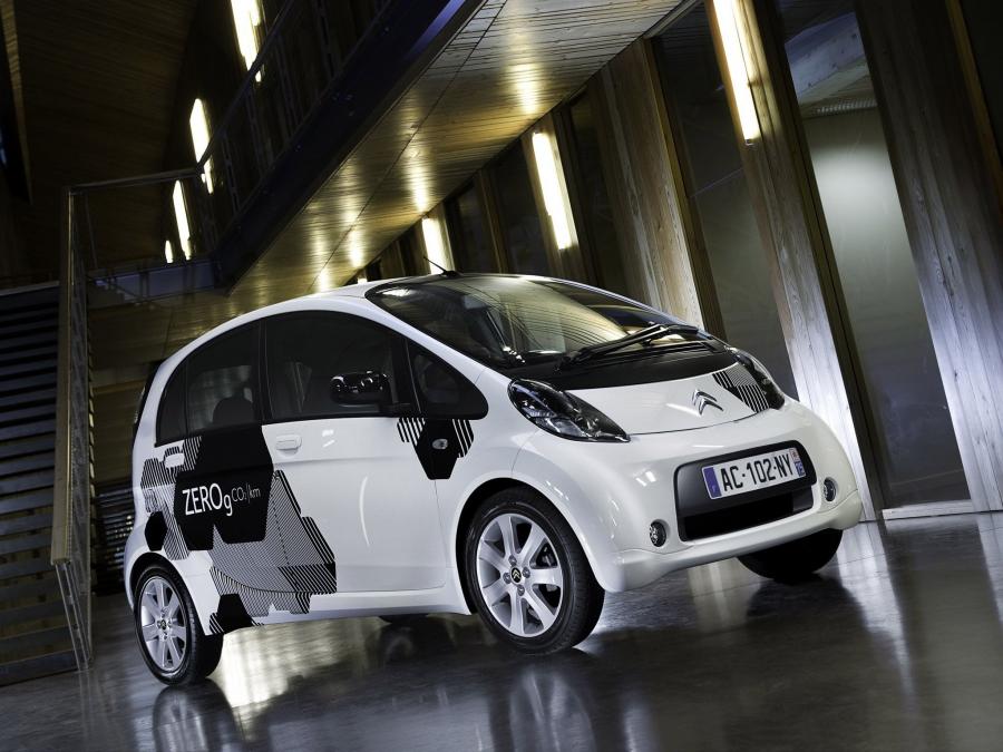  Citroen C-Zero 2010 года  (фото 9 из 18)